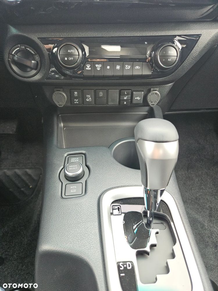 Toyota Hilux 2.8 D-4D mHEV Double Cab Executive 4x4 - 25