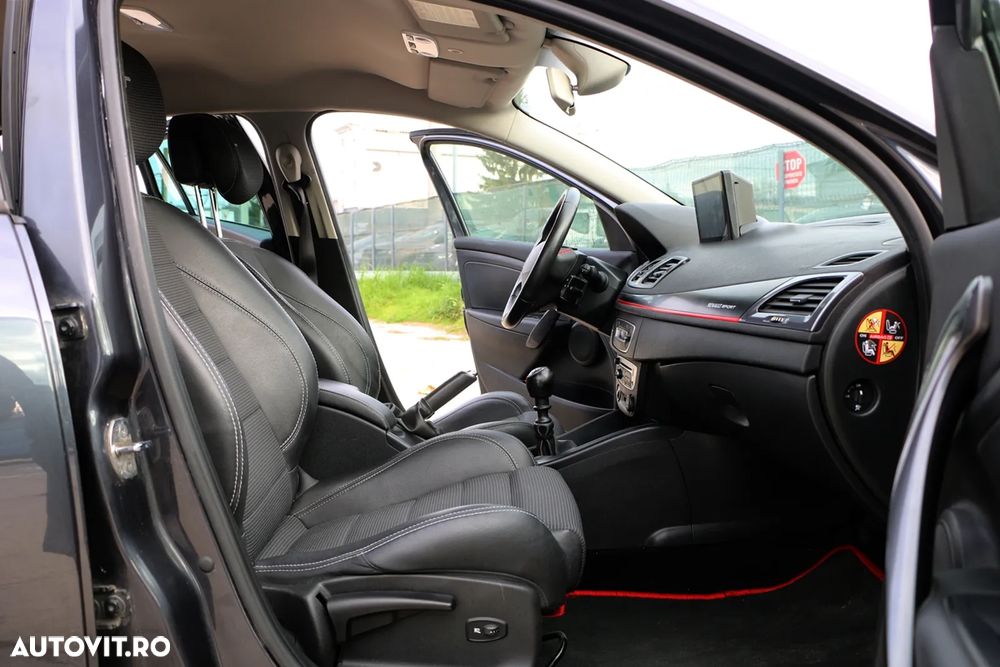 Renault Megane Grandtour dCi 165 FAP GT - 13