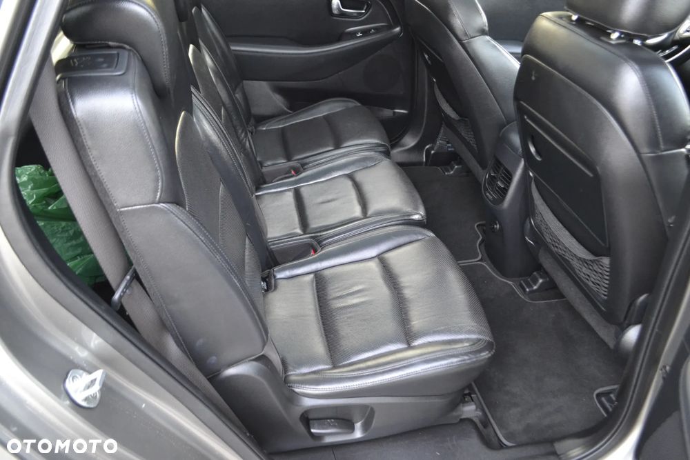 Kia Carens 1.7 CRDi Business Line 7os - 23