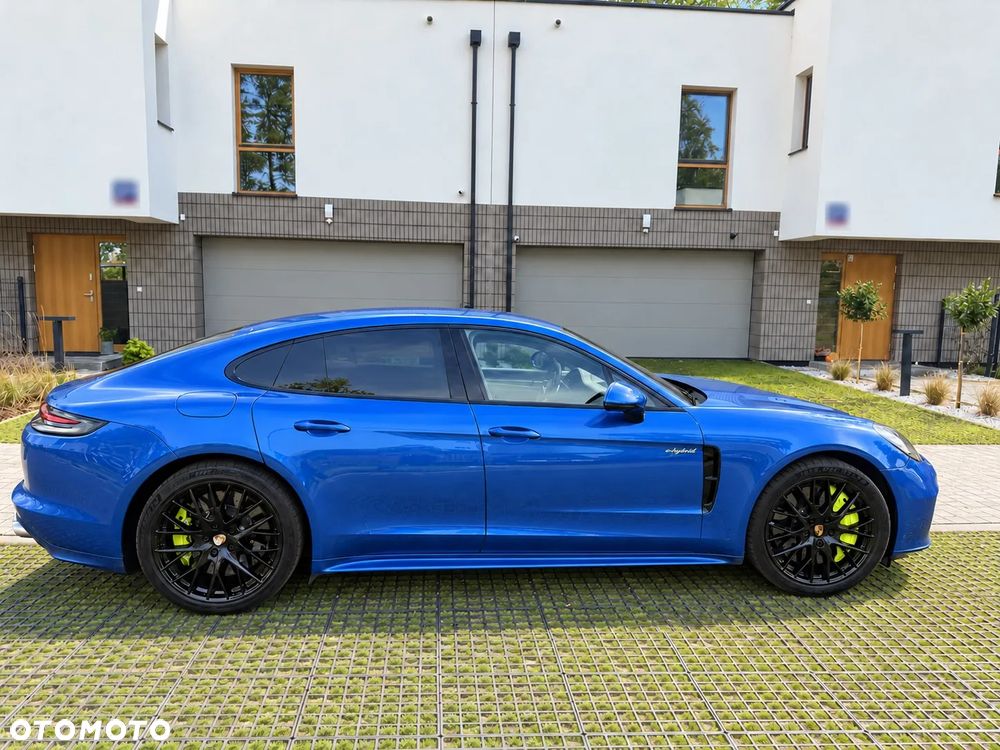 Porsche Panamera 4 E-Hybrid - 4