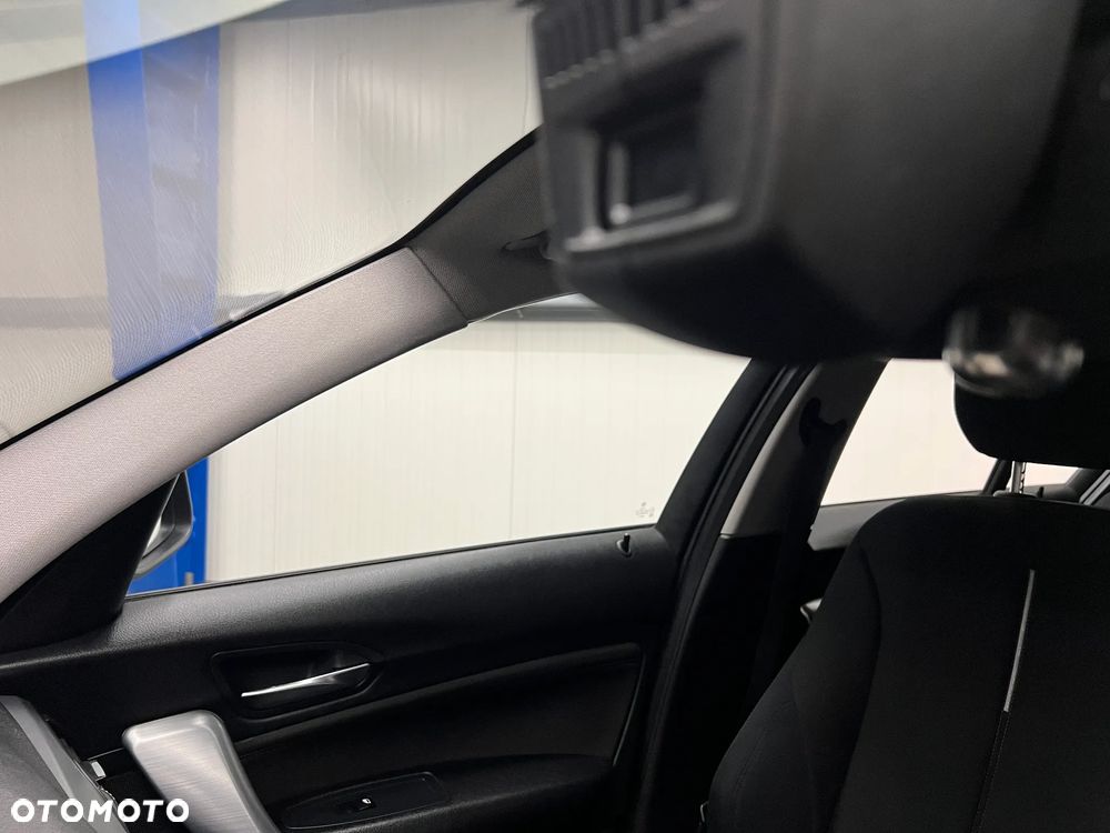 BMW Seria 1 118i Sport Line - 34
