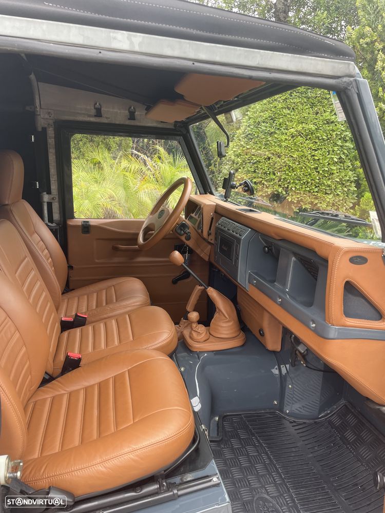 Land Rover 90 ver-90-2-5-td5-soft-top - 12