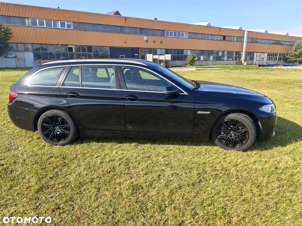 BMW Seria 5 530d xDrive - 14