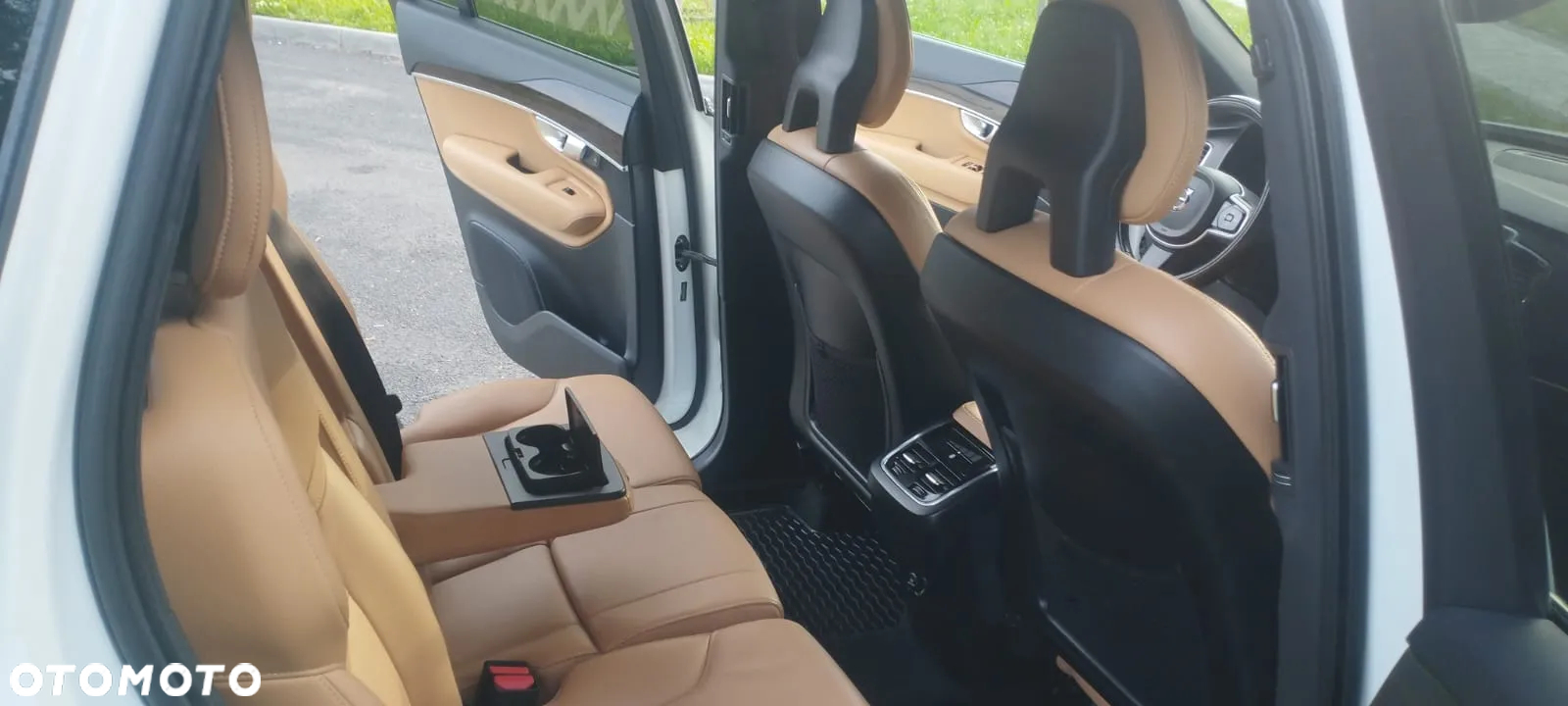 Volvo XC 90 - 9