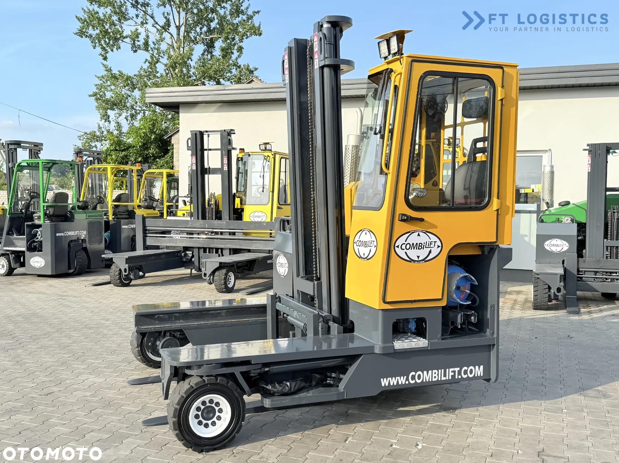 Combilift WÓZEK CZTEROKIERUNKOWY - WIELOKIERUNKOWY C4000 / GAS / DUPLEX 4500MM /JEDYNE 6604 MOTOGODZIN /  PRZESUW WIDEŁ / PEŁNA KABINA / STAN IDEALNY / Szeroka oferta wózków czterokierunkowych i bocznych, dopasowanych do różnorodnych potrzeb i zastosowań - 3