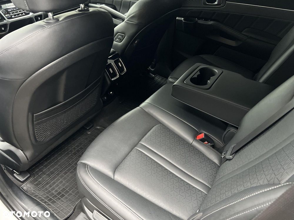 Kia Sorento - 25