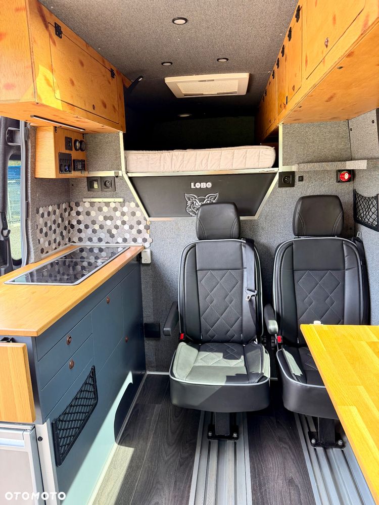 Mercedes-Benz Sprinter - 8