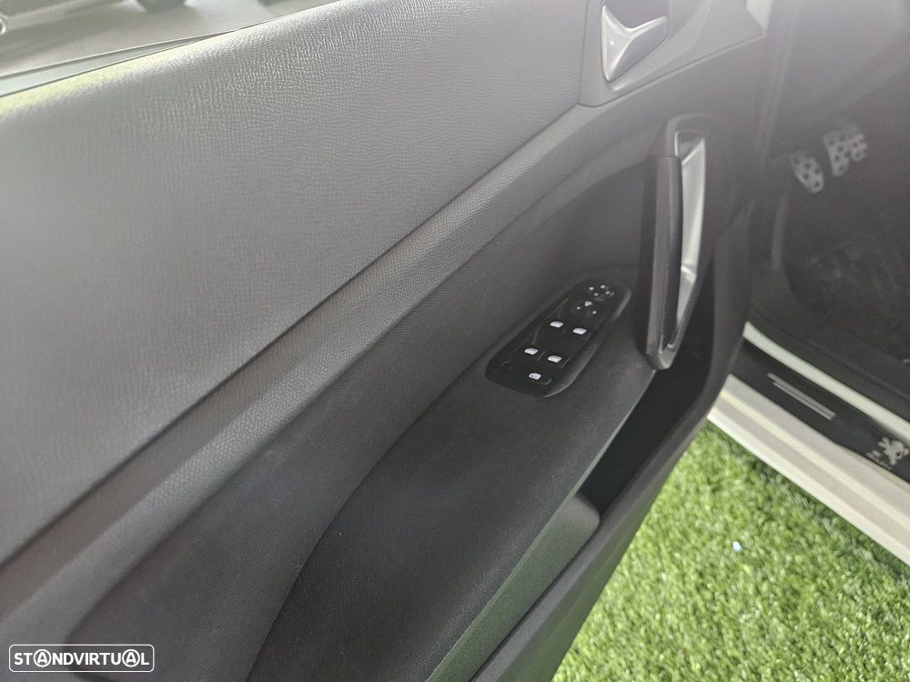 Peugeot 308 SW BlueHDi 120 Stop & Start Business-Line - 11