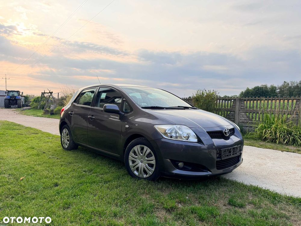 Toyota Auris - 1
