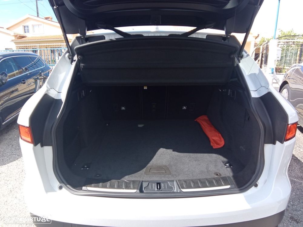 Jaguar F-Pace 2.0 i4D Prestige - 11