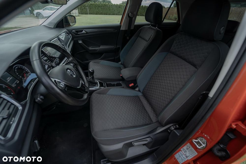 Volkswagen T-Roc - 35