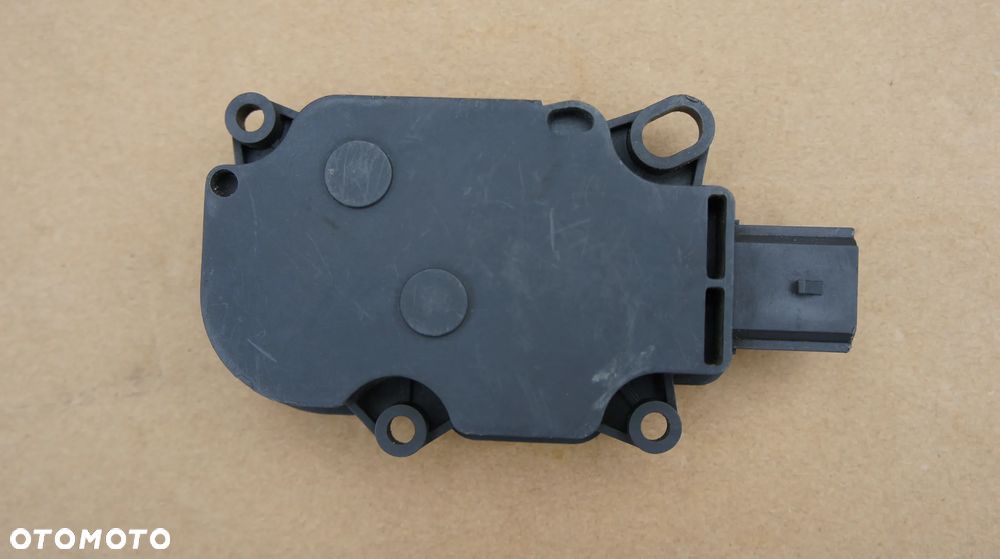 SILNICZEK ŻALUZJI CHŁODNIC ROLETY FORD EDGE MONDEO V S-MAX II FT4B-8467-AB - 2