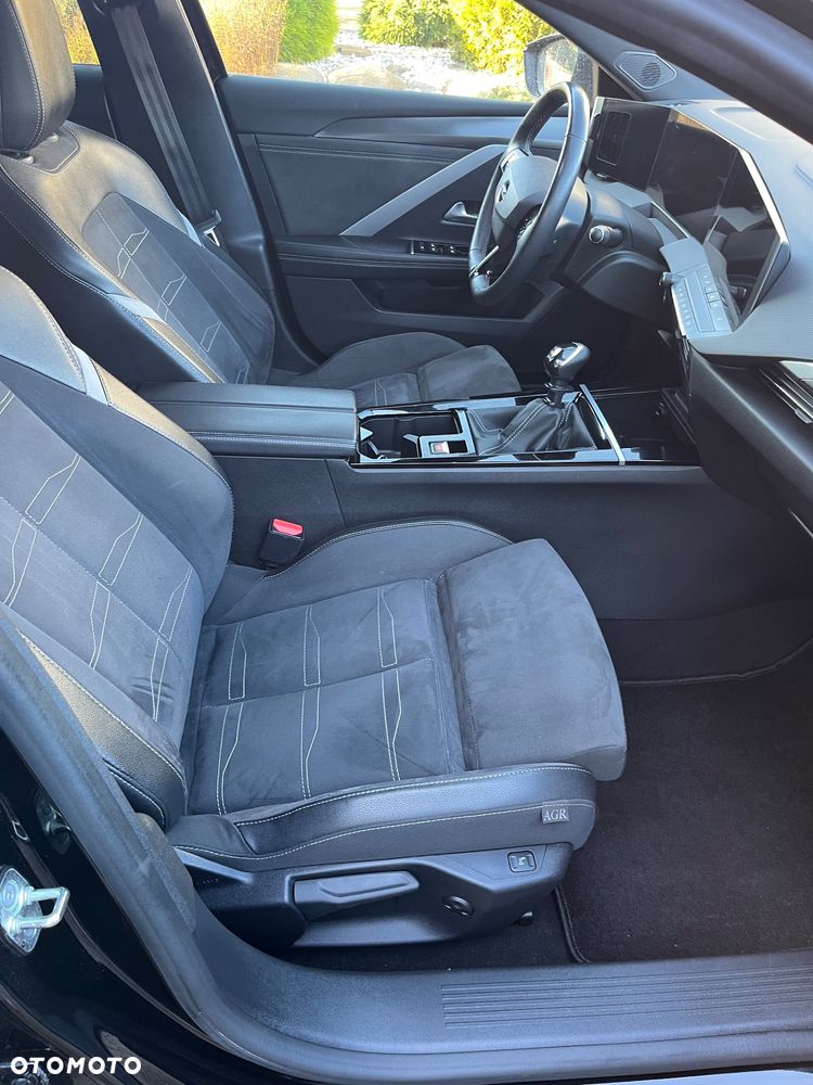 Opel Astra 1.2 Turbo GS Line - 12