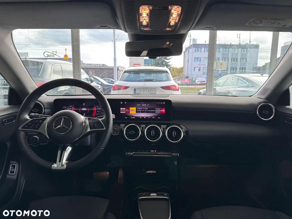 Mercedes-Benz CLA 180 d Progressive 8G-DCT - 14