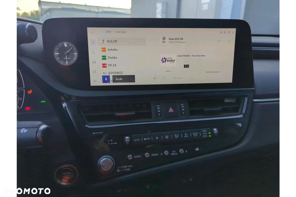 Lexus ES 300h Business Edition - 8