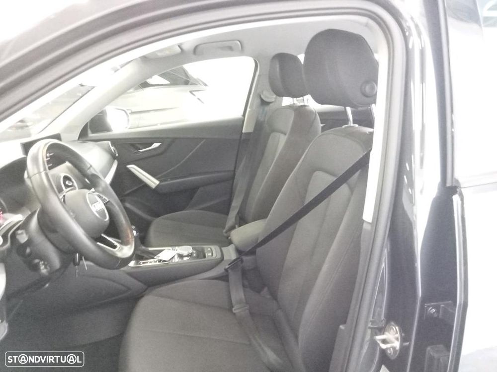 Audi Q2 35 TDI Advanced S tronic - 5
