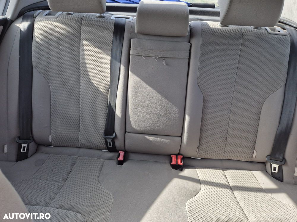 Volkswagen Passat - 2