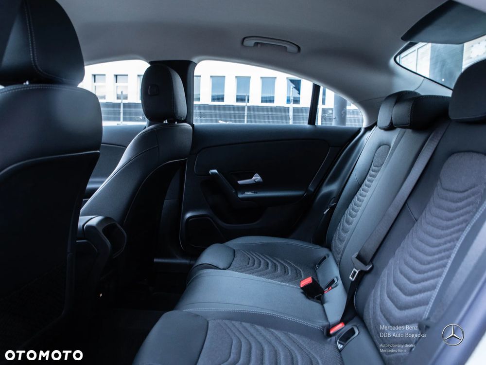 Mercedes-Benz CLA 250 e PHEV 8G-DCT - 10