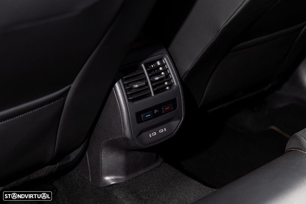 Cupra Leon ST 1.4 e-Hybrid MID DSG - 13