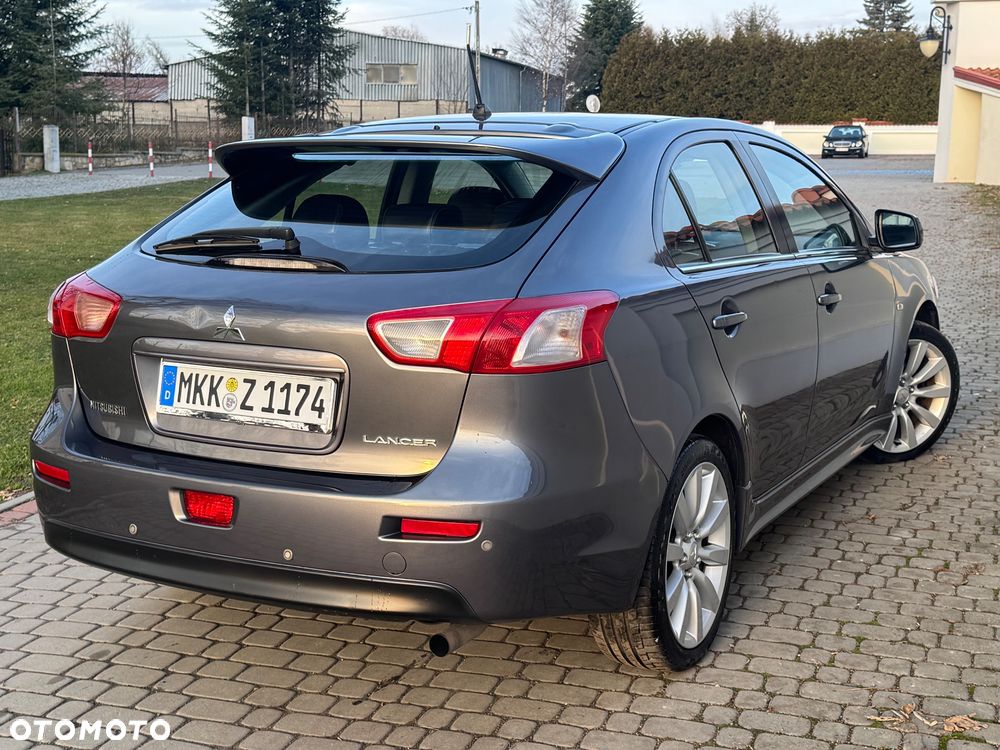 Mitsubishi Lancer - 8