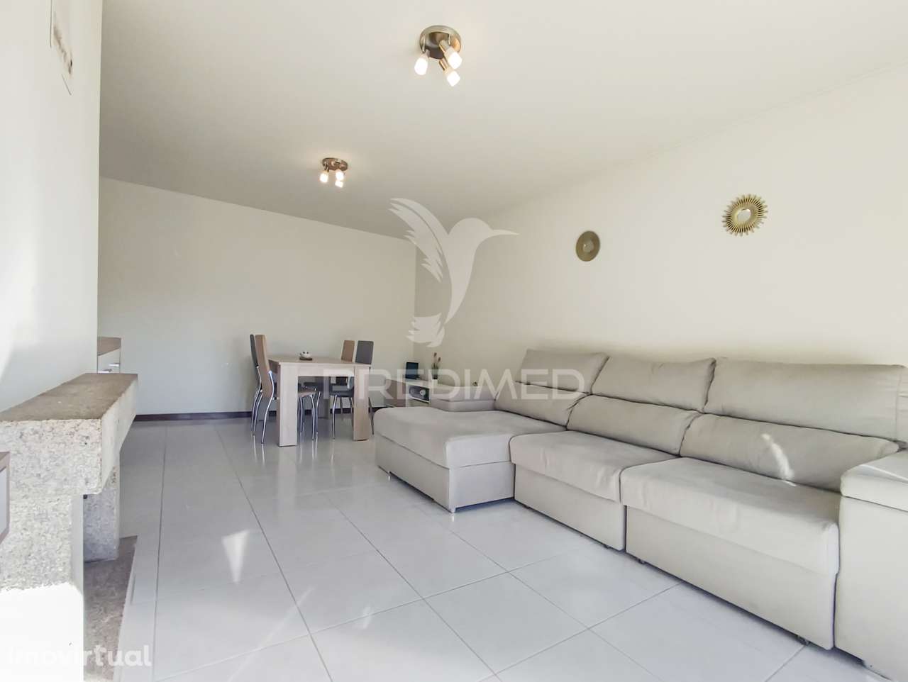 “Oportunidade: T2 em Excelente Estado e Localização Premium” - Grande imagem: 2/19