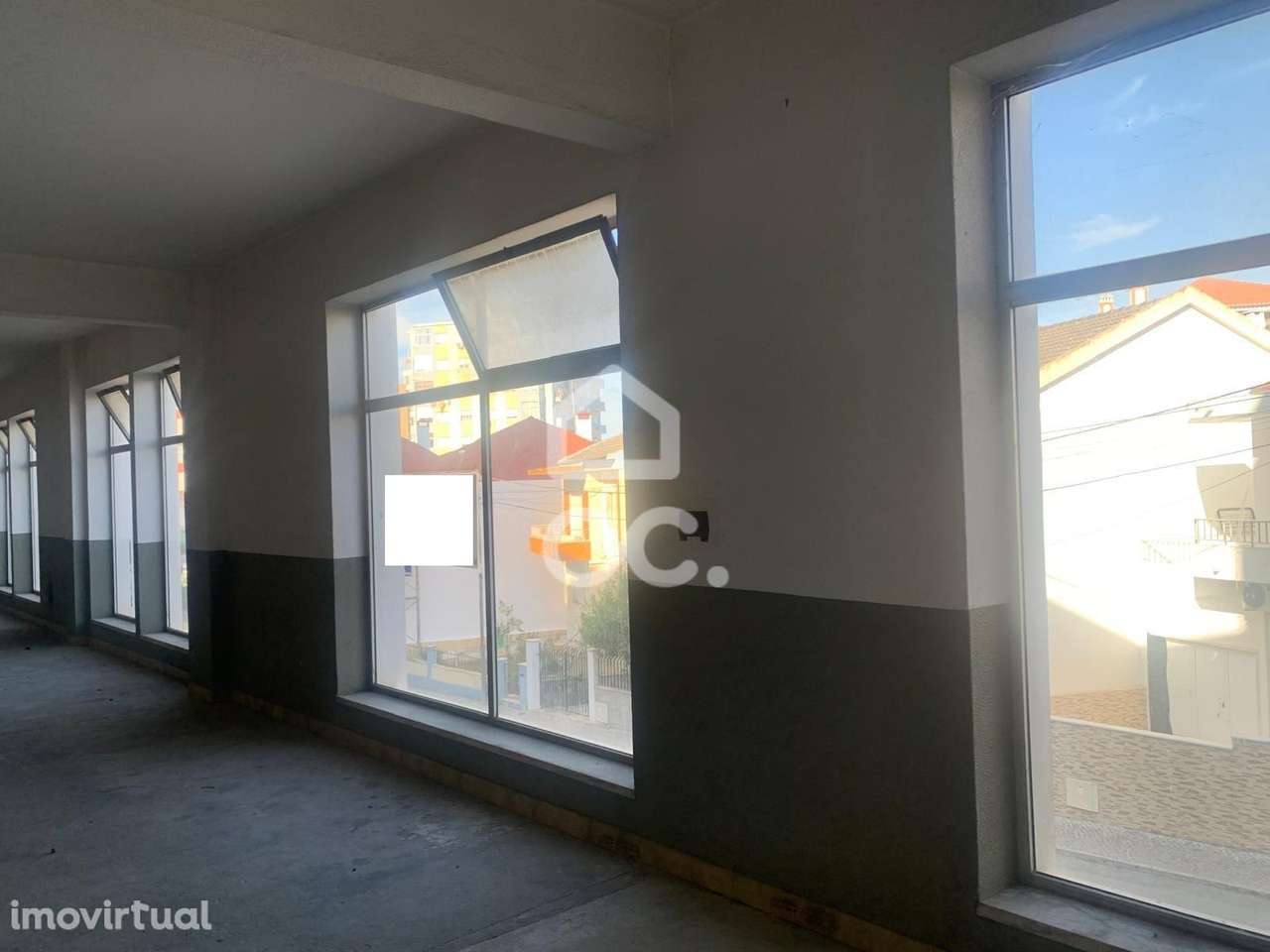 Espaço amplo, na Cruz de Pau - Grande imagem: 5/13