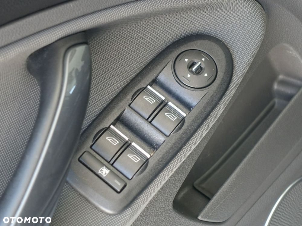 Ford Kuga 2.5 4x4 Titanium - 14