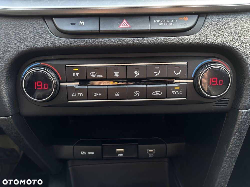 Kia XCeed 1.5 T-GDI Prestige Line DCT - 32