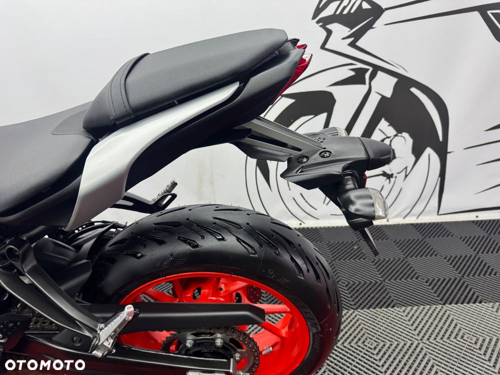 Yamaha MT - 19
