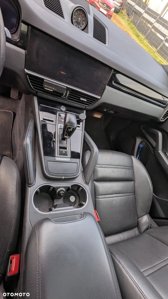 Porsche Cayenne - 7