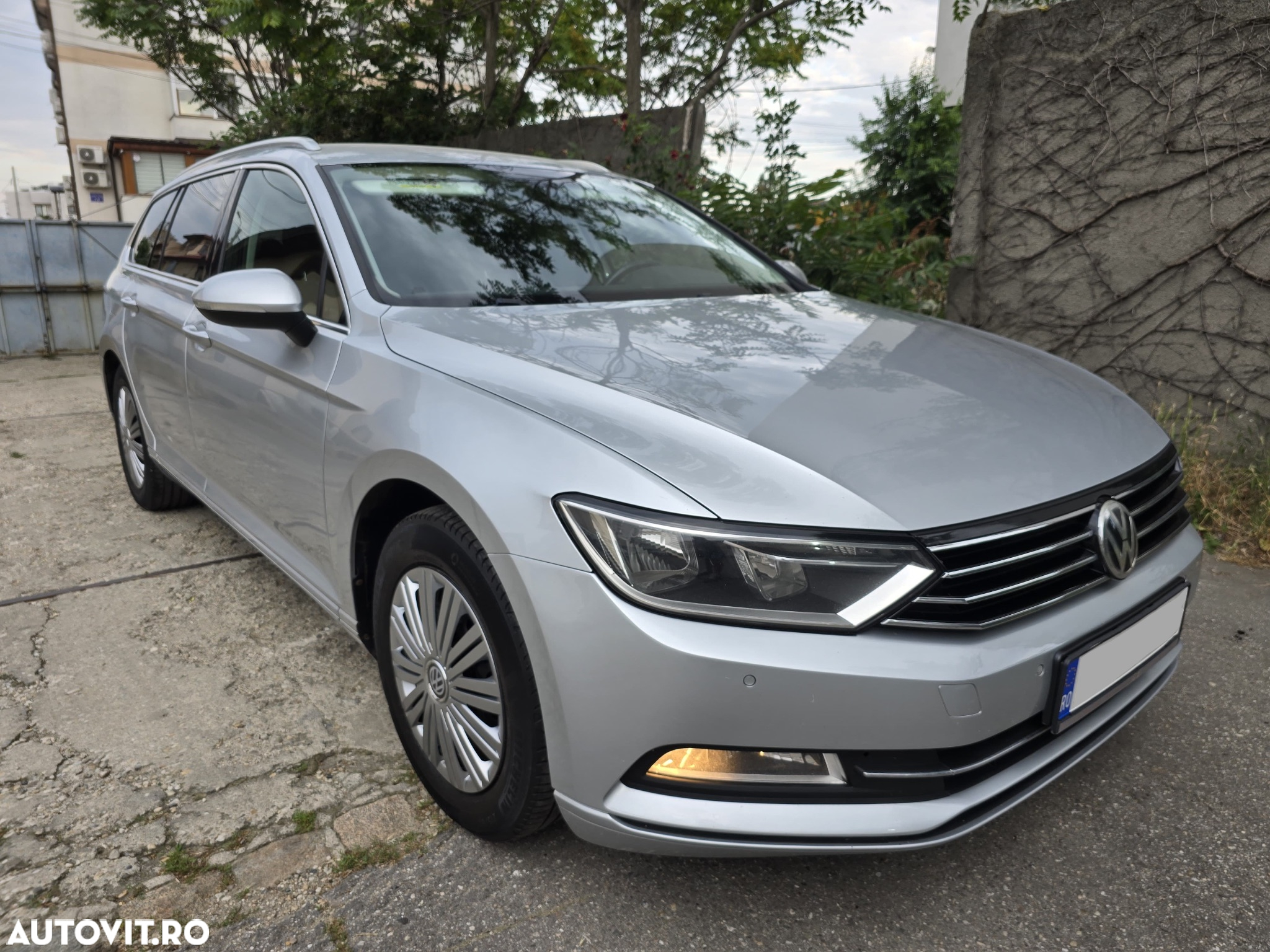 Volkswagen Passat Variant 2.0 TDI DSG Highline - 11