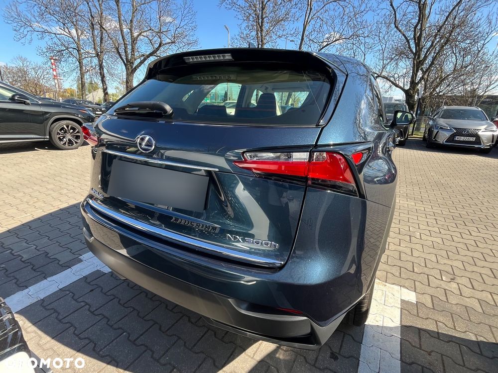 Lexus NX 300h Elite 2WD - 3
