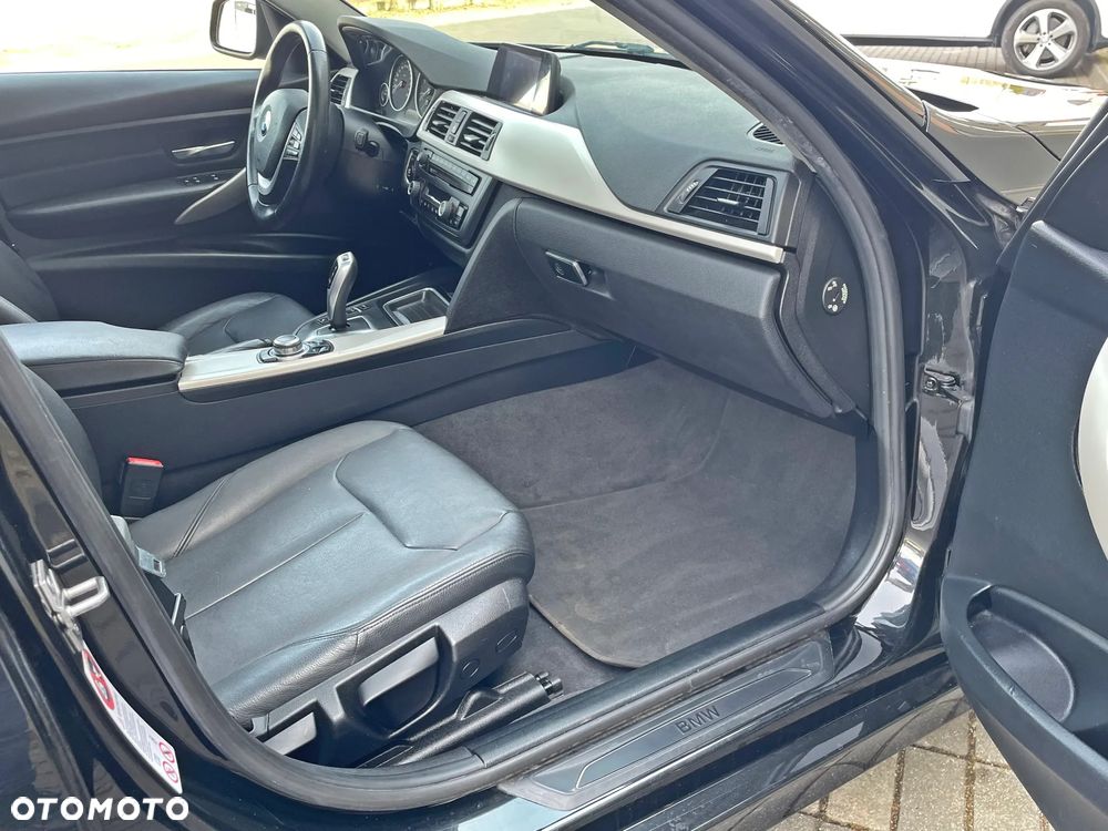 BMW Seria 3 320d Blue Performance Sport Line - 22