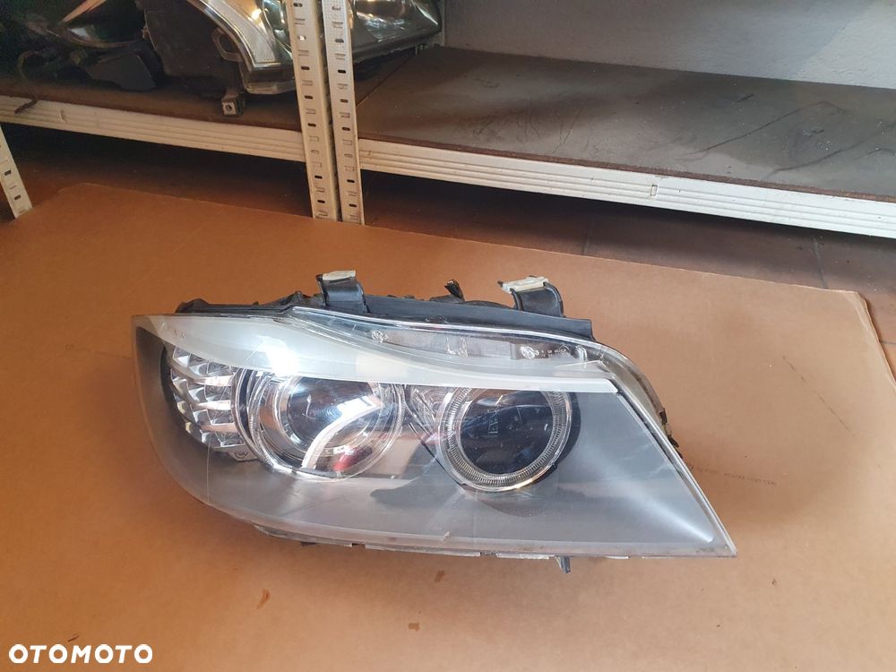 REFLEKTOR PRAWY BMW E90/E91 LIFT EUROPA - 1