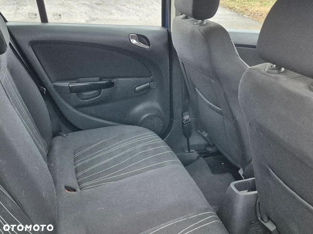 Opel Corsa 1.2 16V Cosmo - 8