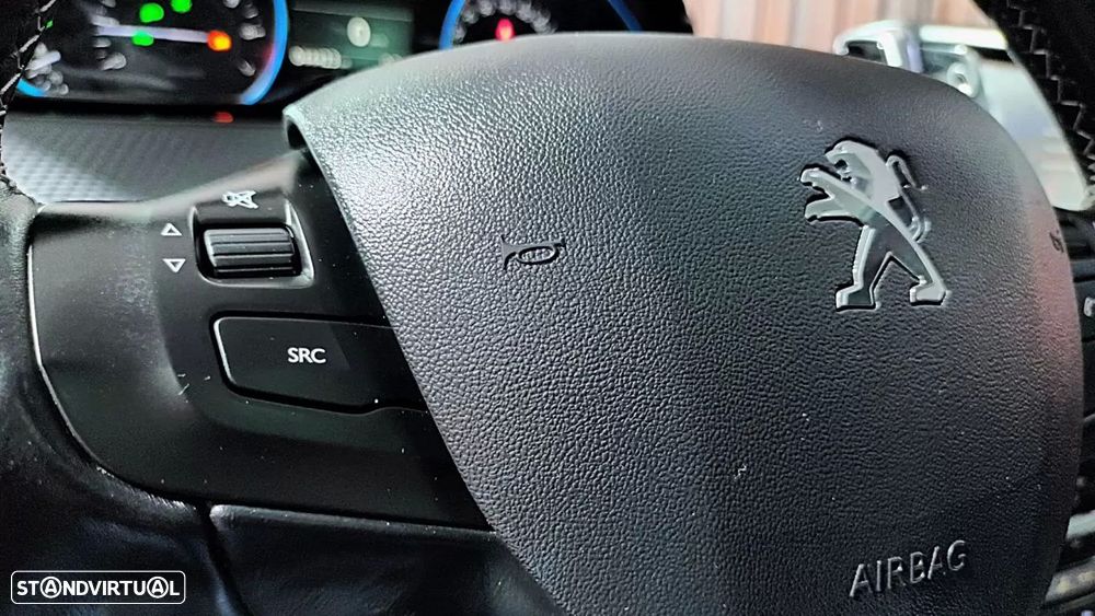 Peugeot 2008 1.2 PureTech Allure - 24