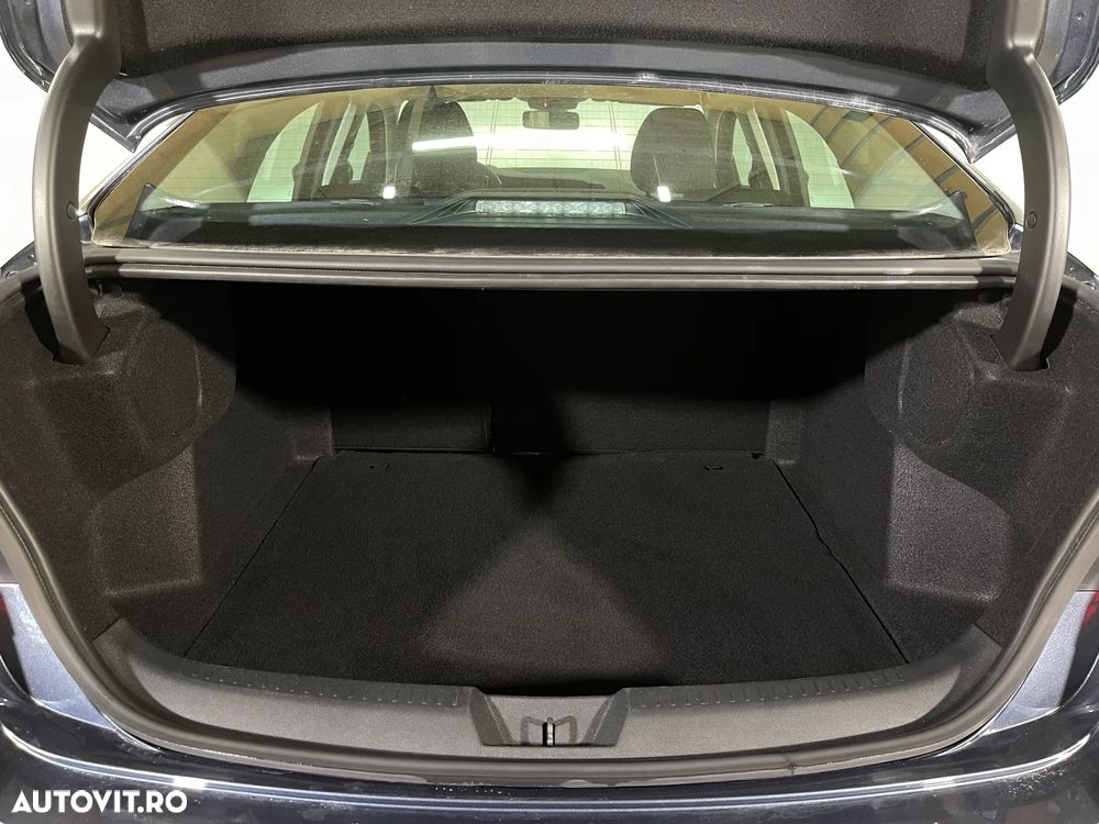 Renault Megane TCE 140 Equilibre - 12