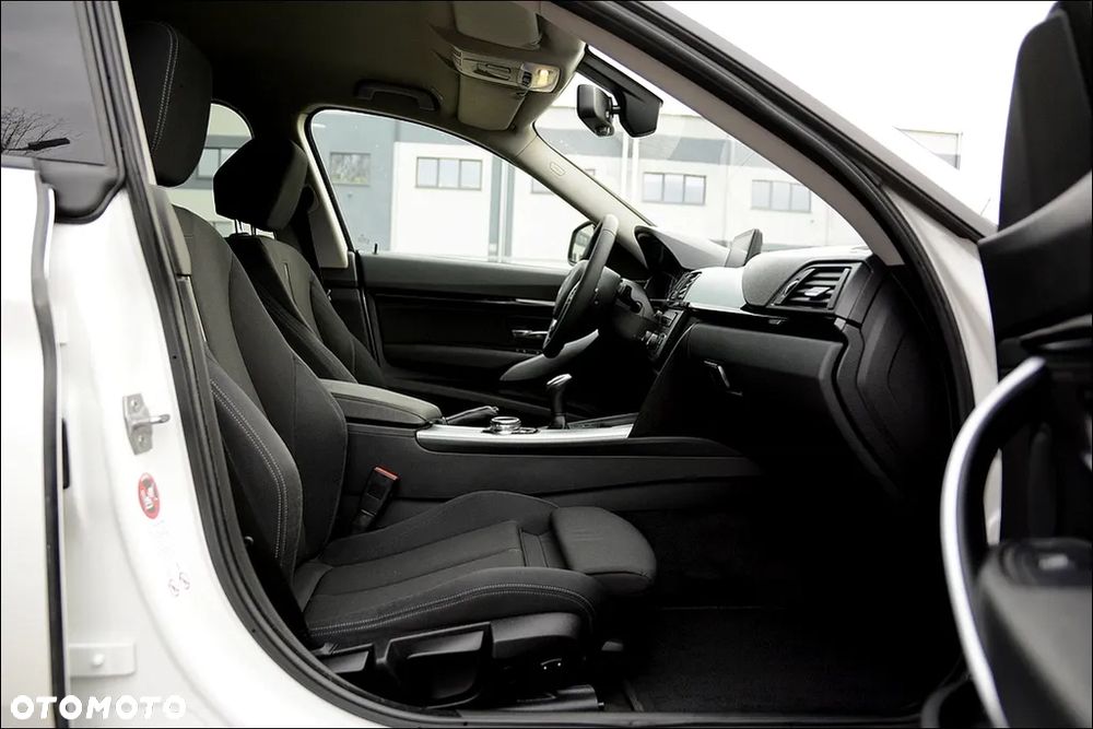 BMW 3GT 318d Luxury Line - 25