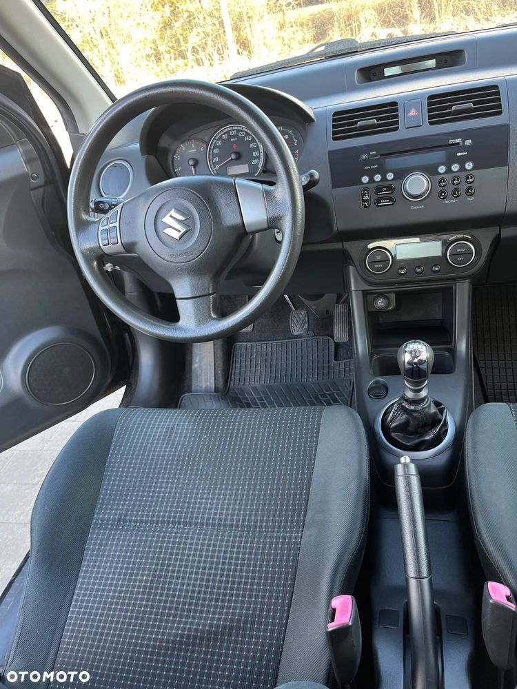 Suzuki Swift 1.3 DDiS 16v GLX - 17