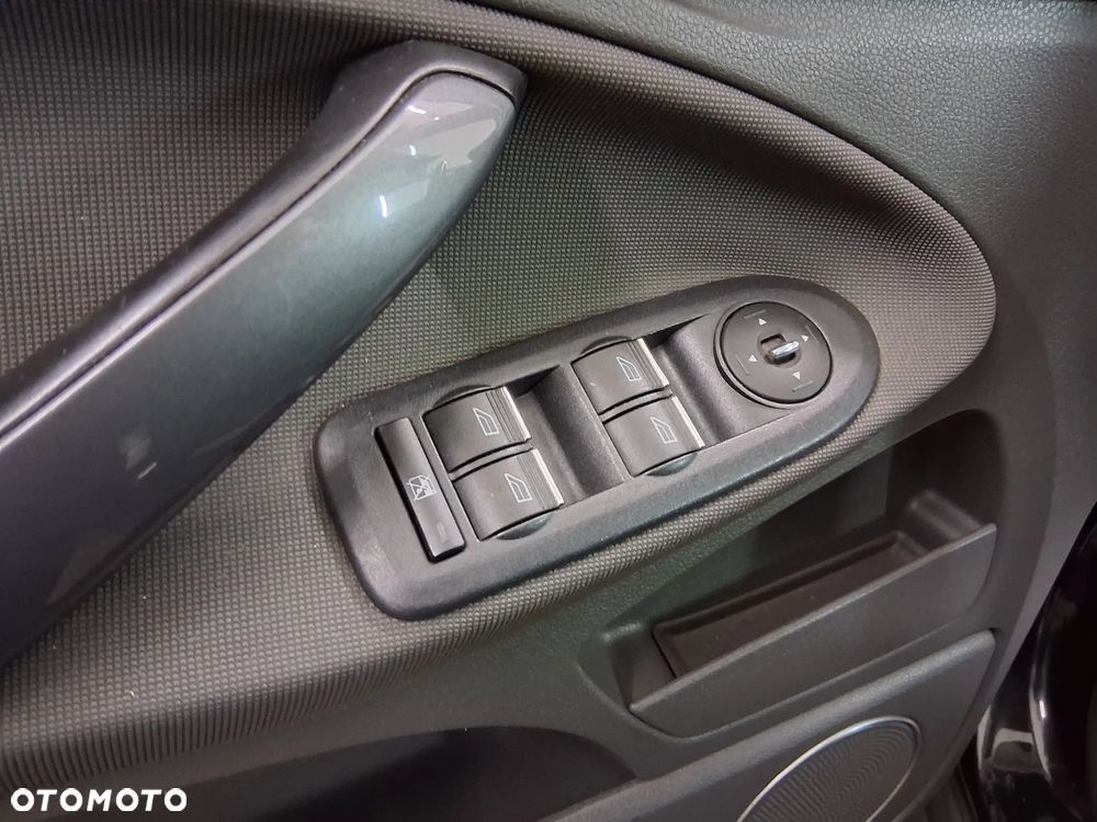 Ford Kuga - 16