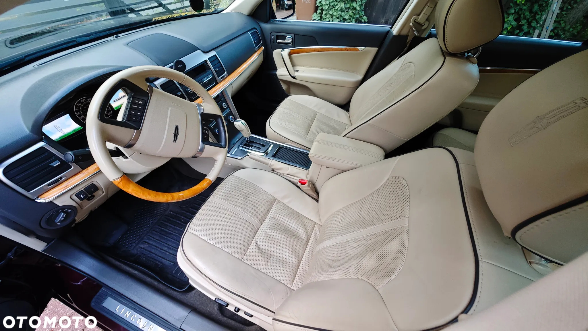 Lincoln MKZ - 10
