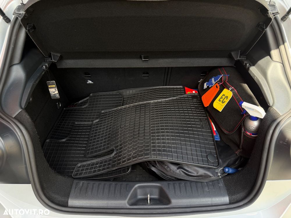 Mercedes-Benz A 200 7G-DCT - 11
