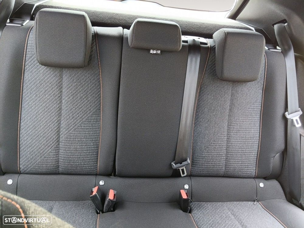 Peugeot 2008 1.2 PureTech Style - 13