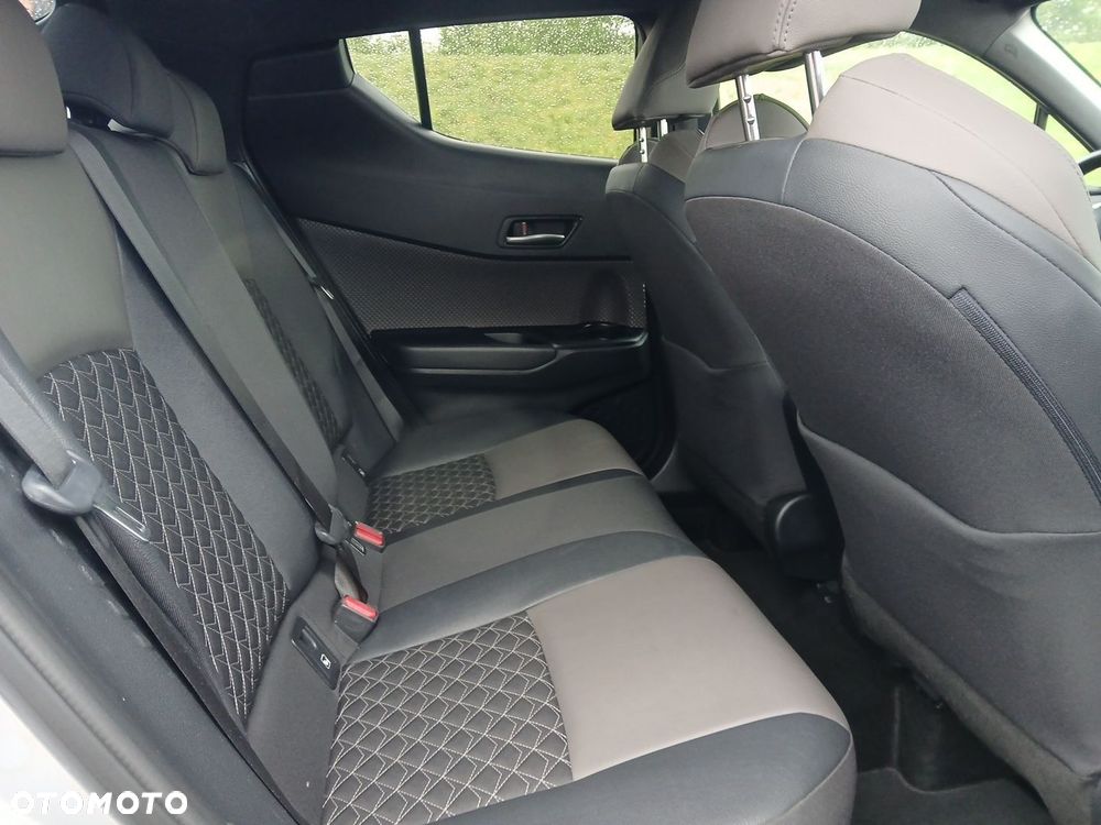 Toyota C-HR 2.0 Hybrid Executive - 11