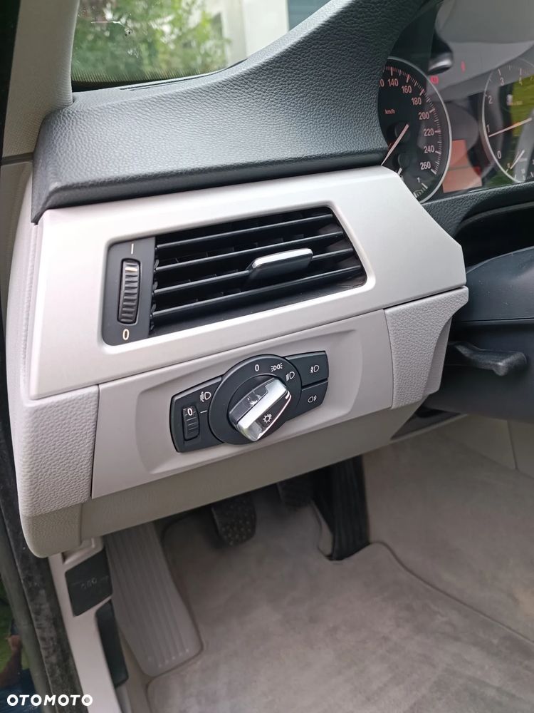 BMW Seria 3 318i - 8