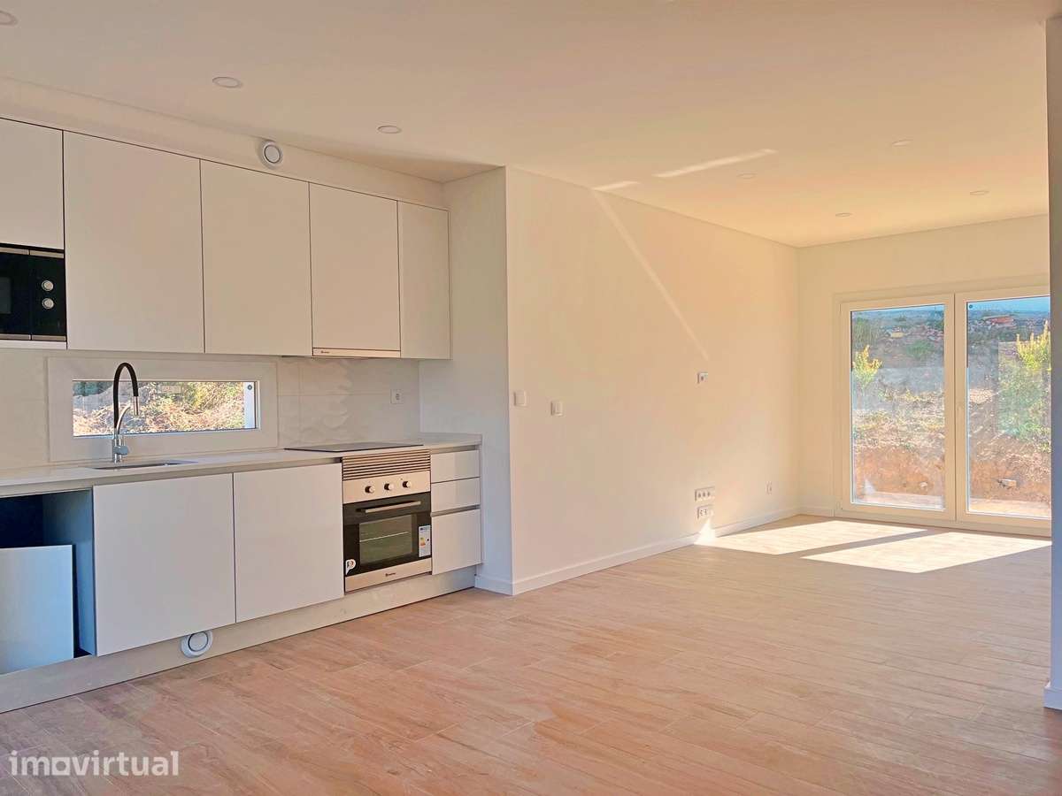 Moradia T2 Isolada Nova com Lote de 394 m² em Monte Redondo - Grande imagem: 5/26