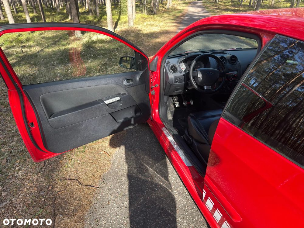Ford Fiesta 2.0 ST - 11