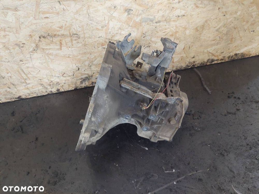 SKRZYNIA BIEGÓW OPEL AGILA A 1.3 CDTI F17W355 MANUAL 5 BIEGÓW ID: 236425 - 2