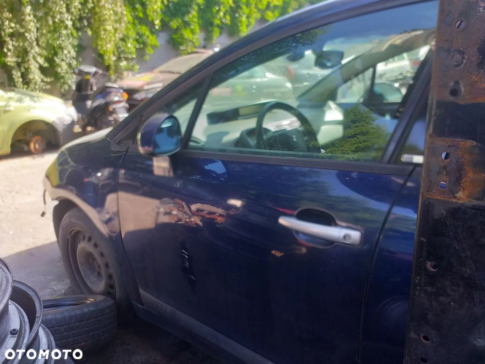 Auto na części - Citroen C4 diesel Silnik Skrzynia Drzwi Maska Klapa Błotnik Zderzak Lampa Szyba Klamka Lusterko Deska Kokpit - 3