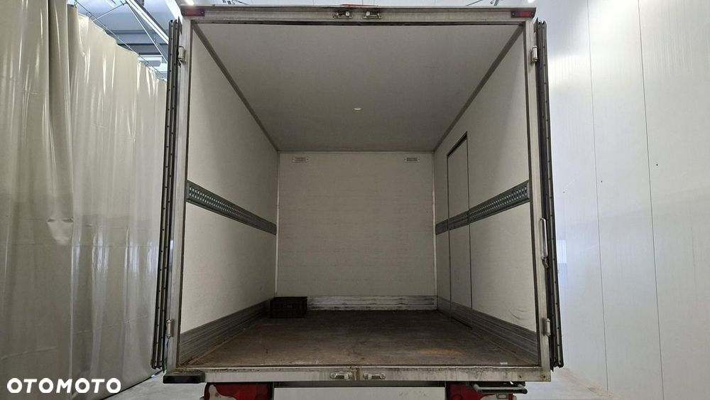 Mercedes-Benz Sprinter - 10